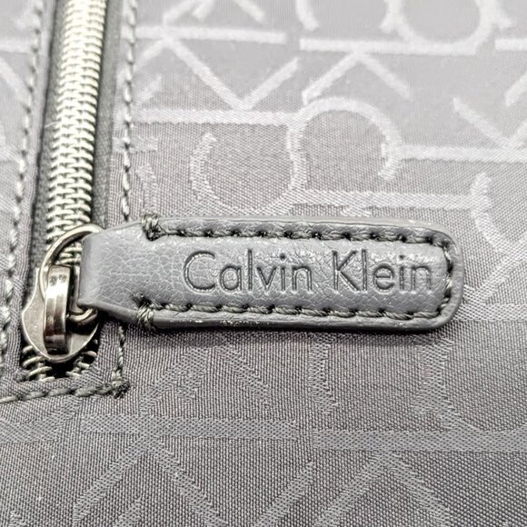 Calvin Klein Grey Logo Sport Crossbody Bag NWT - Picture 3 of 7